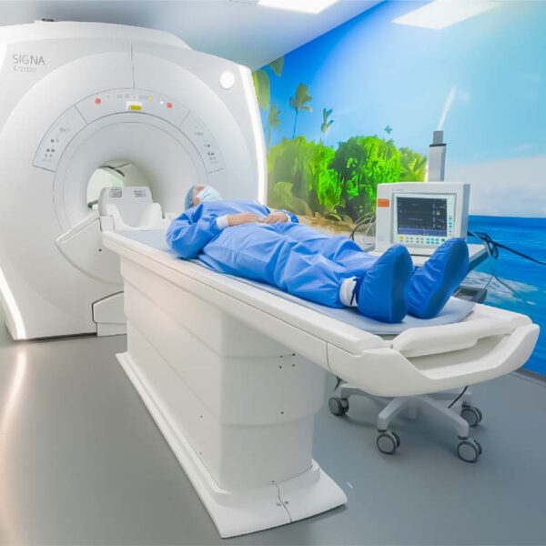 Imagen: Área de Resonancia Magnética con IA del Hospital General Reina del Cisne